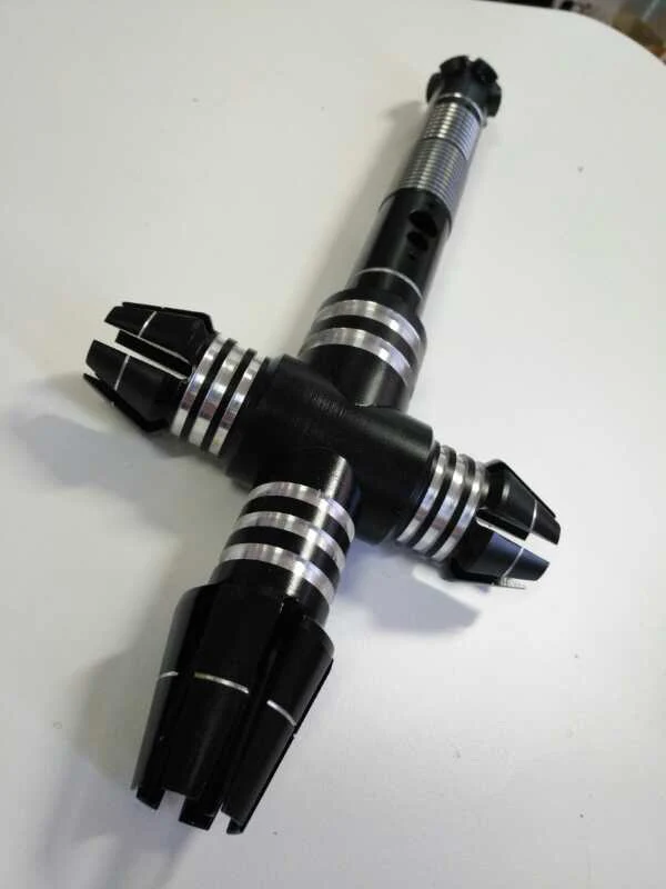 Crossguard Saber - Image 3