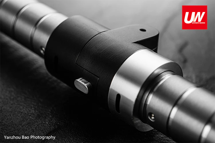 Ultimate Works DR 'DARK REY' Custom Saber - Image 6